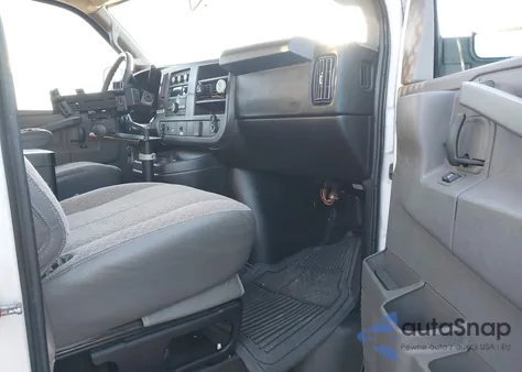 2016 Chevrolet Express 2500 Work Van z USA, uszkodzony, nr VIN 1GCWGAFF3G1313751